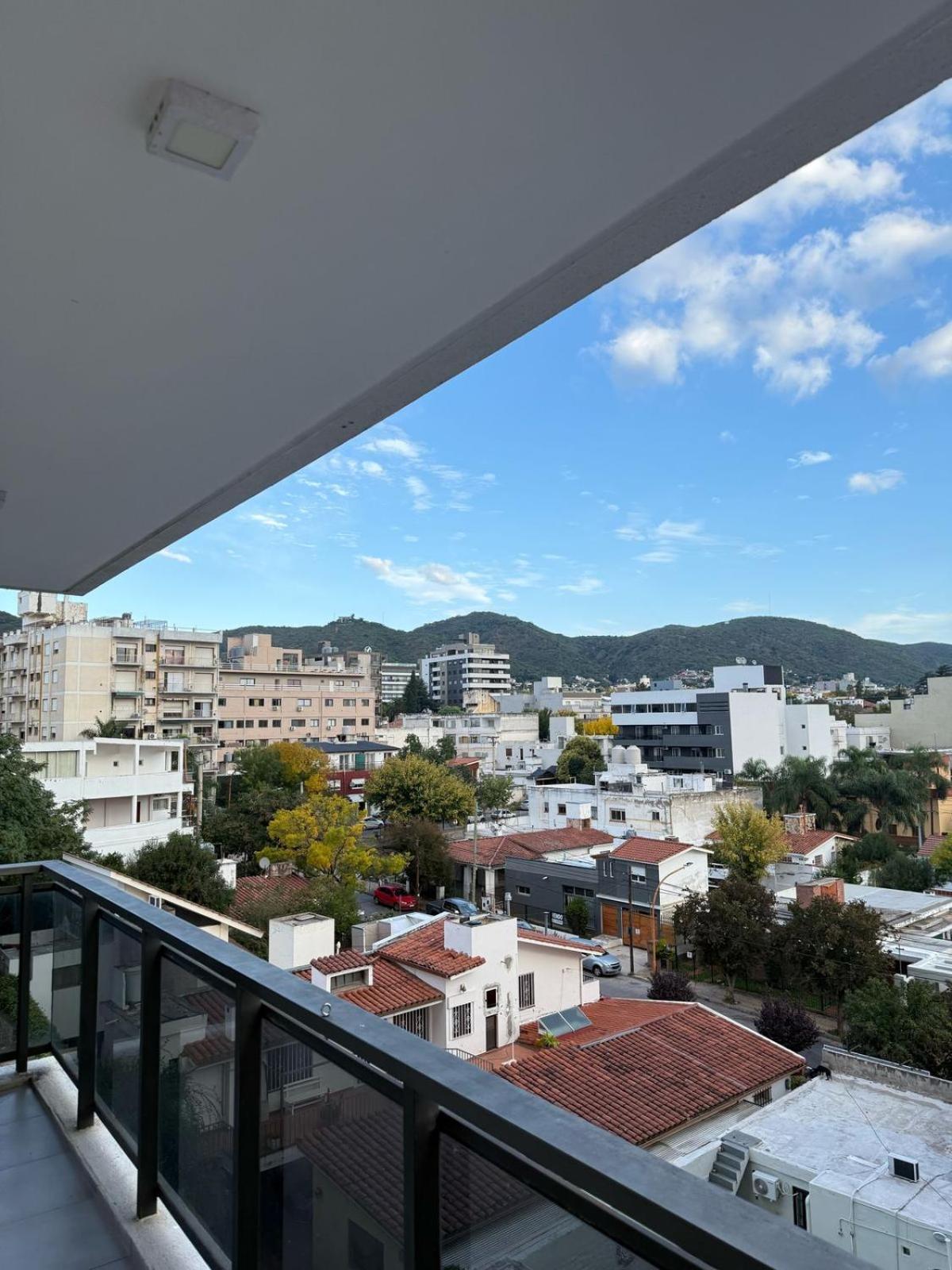 Edificio Leonardo Carlos Paz Apartamento *